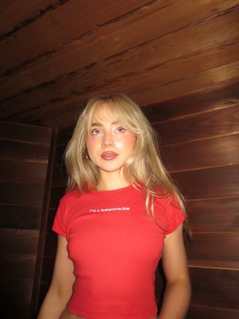 Sabrina Carpenter Merch, Girl Crushes, Fav Celebs, Look At You, American Singers, Girl Crush, Blonde Girl, Sabrina Carpenter, Infant Tees