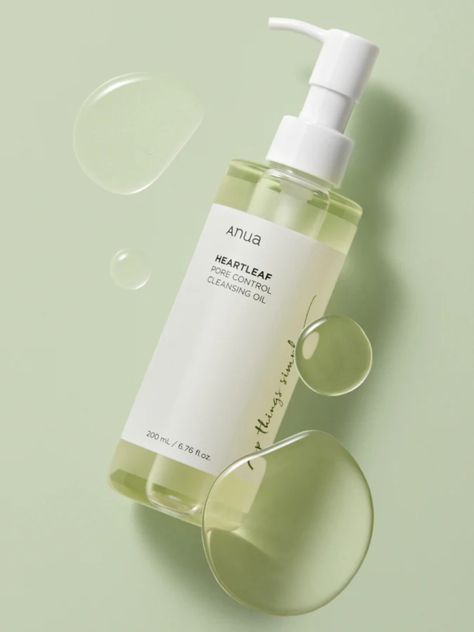 Description Unclog pores and give the nourishment your skin deserves with Anua's Heartleaf Pore Control Cleansing Oil. This silky formula gently eliminates blackheads, makeup, and excess sebum with mild ingredients like heartleaf extract. Safe for all skin types, its non-comedogenic formula leaves a fresh, clean scent and a hydrated, rejuvenated feel. With heartleaf extract to soothe and prevent irritation, Anua's cleansing oil provides a refreshing, clean look for acne-prone skin. 200 ml/ 6.76 Eye Stye Remedies, Clear Skin Tips, Korean Skin Care, Skin Care Shopping, Affordable Skin Care, Korean Skin, Sunscreen Moisturizer, Oil Cleanser, Oily Skin Care