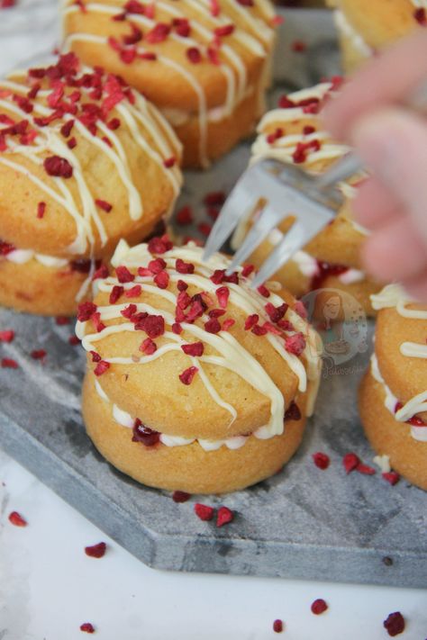 Lovely Light Mini Vanilla Sponges, Vanilla Buttercream, Jam, and even more delicious making the perfect Mini Victoria Sponge Cakes! So I bought a a few months ago, shoved it to the back of my baking cupboard, and then completely forgot about it. When I was attempting to find a different tin (which I still can’t find) I rediscovered this beauty and knew I had to use it! I was going to bake something for a little surprise Afternoon Tea for a friend, and thought this would be the perfect thing!... Mini Victoria Sponge Cakes, Mini Victoria Sponge, Cupcake Displays, Baking Cupboard, Budget Desserts, Chocolate Orange Cheesecake, Mini Sweets, Orange Cheesecake, Janes Patisserie