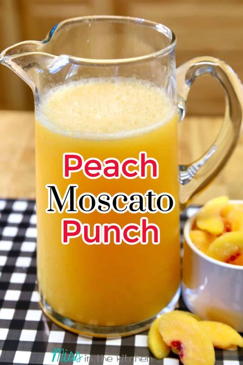 Add this Peach Moscato Punch to your party plans, holiday menus and summer cookouts for a refreshingly delicious party drink. Mixed Drinks With Moscato Wine, Moscato Punch Recipes, Moscato Wine Punch, Moscato Drinks, Moscato Punch, Beer Mixed Drinks, Party Punch Alcohol, Peach Moscato, Peach Punch