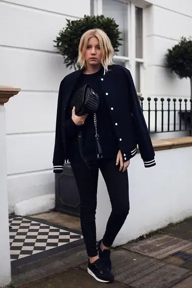 9 Street Style Ways to Wear a Varsity Jacket ... Varsity Jacket Outfit, Winter Jacket Outfits, Outfit Sporty, Sport Luxe, Varsity Jacket Women, Jacket Outfit Women, Sporty Spice, Asos Fashion, Wardrobe Stylist