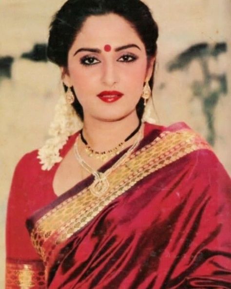 237 Likes, 2 Comments - ❣️जयाप्रदा❣️ (@jayaprada_fanpage) on Instagram: “Beautiful smile #jayaprada #beautifulqueen #beautifulsmile  @sweet_fan_of_jayaprada…” Jaya Prada Old Photos, Jaya Prada Saree, Smita Patil, Jaya Prada, Indian Retro, Persian Princess, Retro Blouse, Bridal Hairdo, Bollywood Pictures