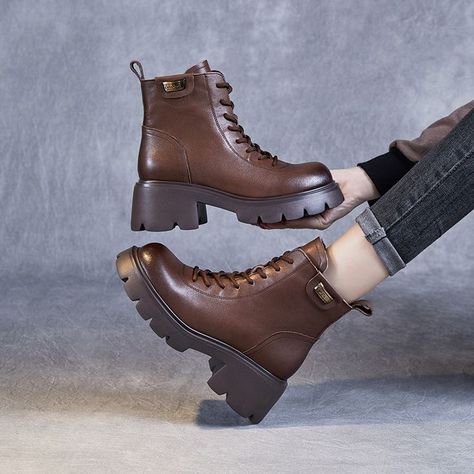 Autumn Winter Retro Solid Leather Chunky Heel Boots Patchwork Boots, Flat Leather Boots, Casual Summer Sandals, Chunky Heel Boots, Retro Minimalist, Winter Heels, Buckled Flats, Casual Dress Shoes, Chunky Heels Boots