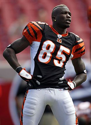 ocho-cinco Ocho Cinco, Chad Johnson Bengals, Male Physique, Nfl Players, Cincinnati, Account Suspended, Nfl, Sports Jersey, Sports