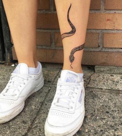 A Snake Tattoo, Scripture Tattoos, Serpent Tattoo, Tattoo Unique, Snake Tattoos, Shape Tattoo, Snake Tattoo Design, Snake Tattoo, Trendy Tattoos