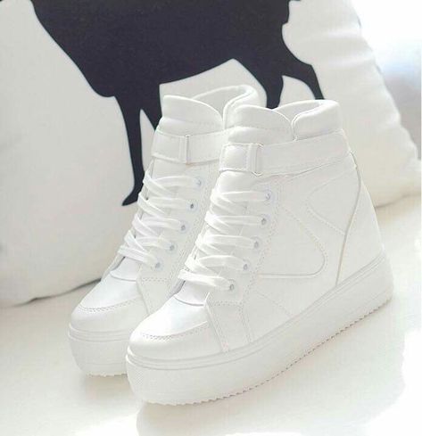 Kasut Nike, Sepatu Platform, Korean Shoes, Trendy Shoes Sneakers, Fashion Shoes Heels, Cute Shoes Heels, Footwear For Women, Kawaii Shoes, Shoes Outfit Fashion