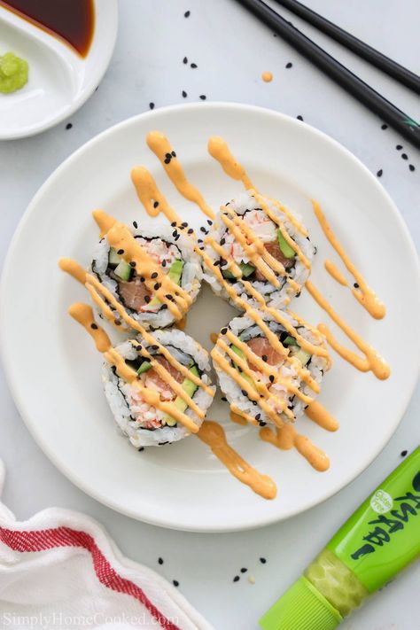 This Spicy Salmon Roll is perfect for sushi lovers who want to make their own. Delicious, easy to make, and versatile, this recipe is a must! Rice Calories, Spicy Salmon Roll, Spicy Salmon Sushi, Salmon Sushi Rolls, Tiramisu Cake Recipe, Sushi Roll Recipes, Salmon Roll, Cheesy Chicken Broccoli, Broiled Chicken