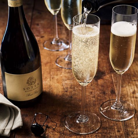 8 Oregon Sparkling Wines That Rival Champagne | The best sparkling wines from Willamette Valley, Oregon. Get the full list at Food & Wine. Wine Tasting Party Ideas, Glasses For Wedding, Sparkling Cocktails, Tasting Party Ideas, Best Sparkling Wine, Sparkling Wine Cocktails, Willamette Valley Oregon, Personalized Champagne Glasses, Oregon Coast Wedding