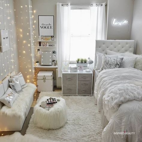 white aesthetic room ideas Hiasan Bilik Tidur, Cute Bedroom Ideas, Cute Bedroom Decor, Cute Room Ideas, Redecorate Bedroom, Cozy Room Decor, Teen Bedroom Decor, Girl Bedroom Decor, Dream Room Inspiration