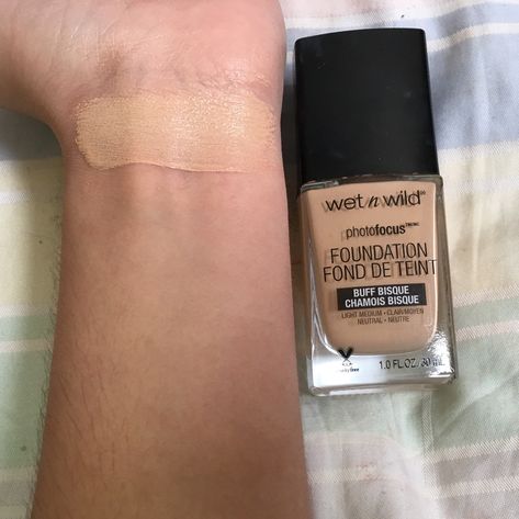 Wet N Wild Photofocus Foundation in Buff Bisque Wet N Wild Foundation, Wet And Wild Foundation, Tone Makeup, Skin Tone Makeup, Hard Candy Makeup, Makeup Steps, Beautiful Brown Eyes, Lipstick Kit, Makeup Package