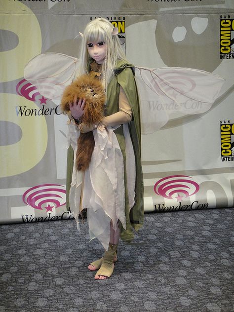 The Dark Crystal. Check out my FAN JUNK Cosplay store for cool fan gear: http://astore.amazon.com/cosplay_diary-20 Curated by NYC Metro Fandom. NYC Tri-State Fan Events: http://yonkersfun.com/category/fandom/ Gelfling Cosplay, Crystal Costume, Nyc Metro, Cosplay Store, Hallowen Ideas, Awesome Cosplay, Dark Crystal, Epic Cosplay, The Dark Crystal