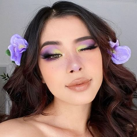 Spring Makeup Ideas, Makeup Valentine, Makeup Ala Korea, Rosa Make-up, Purple Makeup Looks, Eyeshadow Inspiration, Halloween Makeup Look, Halloween Make-up Looks, Pastel Eyeshadow