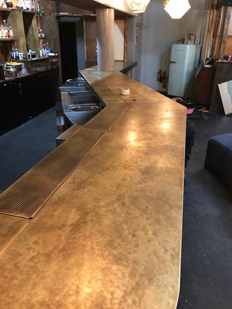 https://flic.kr/p/2eBMaz4 | Aged Brass Bar Top with Integrated Brass Drip Tray Quartz Bar Top, Bar Top Design, Brass Bar Top, London Balcony, Vintage Brass Bar, Metal Bar Top, Brass Countertop, Copper Bar Top, Banco Bar