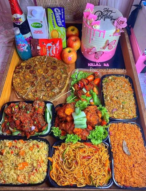 Birthday Food Tray Ideas, Menu For Dinner Party, Food Time Table For Nigerian Family, African Food Buffet, Nigerian Food Platters, Food Tray, Nigerian Food Tray, Nigeria Food Pictures, Food Trays In Nigeria