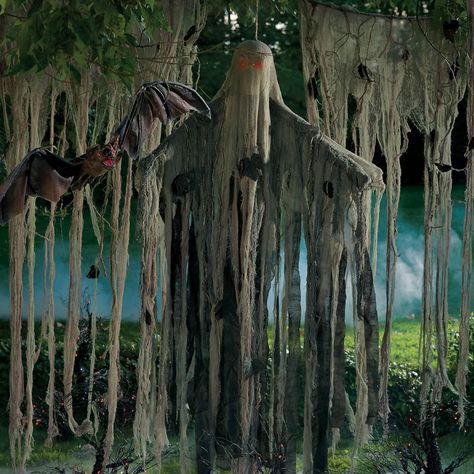 Hanging Swamp Man Swamp Theme, Voodoo Halloween, Haunted Hayride, Happy Haunting, Traditional Holiday Decor, Halloween Yard Decorations, Grandin Road, Halloween Yard, Halloween Displays