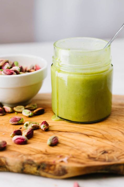 Velvety Pistachio Spread - Very EATalian Pistachio Sauce, Pistachio Spread, Short Pastry, Chocolate Pistachio, Pistachio Butter, Pistachio Cream, Nut Butters, Butter Recipe, Arabic Food