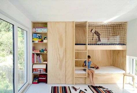 Kids Shared Bedroom, Cool Kids Rooms, Bunk Bed Designs, Kids Bedroom Inspiration, Kids Room Inspiration, Kids Interior Room, Twins Room, Toddler Bedrooms, Kids Interior