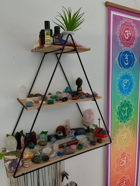 Modern Hippy Bedroom, Crystals In Living Room, Hippy Bedroom Decor, Crystal Setup Bedroom, Living Room Crystals, Organizing Crystals Storage Ideas, Crystals Organization, Crystals Room Decor, Crystals Display Ideas