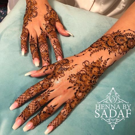 Mehndi Designs Finger, Henna Hand Designs, Prettiest Nails, Wedding Henna Designs, Unique Henna, Henna Style Tattoos, Perfect Hands, Tattoo Designs Hand, Arabic Henna Designs