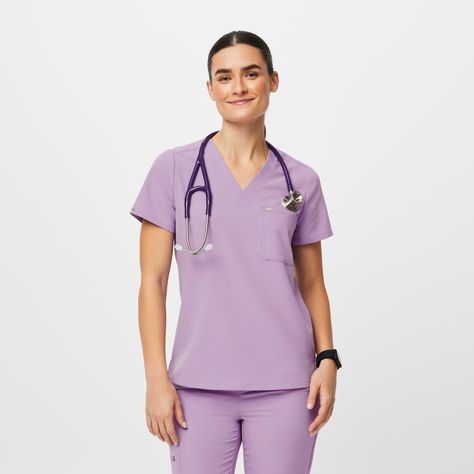 Shop the Catarina™ One-Pocket Scrub Top from FIGS! Flattering V-neck and slim (but not too slim) fit. You deserve awesome scrubs. Purple Scrubs, Nursing Scrubs Pattern, Teal Scrubs, Maternity Scrubs, Green Scrubs, Pink Scrubs, Womens Scrub Tops, Black Fig, Black Scrubs