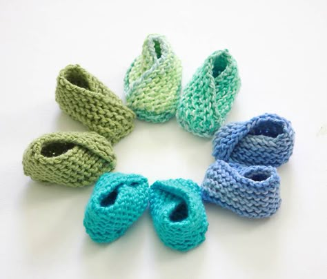 Baby Bootees, Baby Booties Knitting Pattern, Baby Booties Pattern, Knit Baby Booties, Baby Knitting Patterns Free, Easy Knitting Patterns, Crochet Baby Booties, Knitted Baby, Free Knitting Pattern