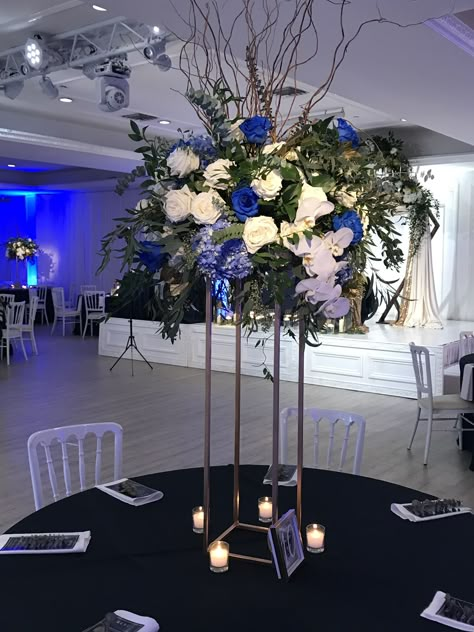 Quinceañera Centerpieces Ideas Royal Blue, Navy Gold Centerpieces, Navy Blue Quinceanera Ideas Decor, Royal Blue Quince Centerpieces, Navy Blue Centerpieces Quinceanera, Blue Centerpieces Quinceanera, Navy Quinceanera Theme, Flower Centerpieces Blue, Royal Blue And Gold Centerpieces