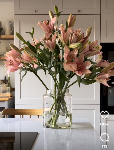 Become A Florist, Diy Arrangements, Boquette Flowers, Flowers Bouquet Gift, Nothing But Flowers, Vase Arrangements, Flower Therapy, Beautiful Bouquet Of Flowers, Pink Bouquet