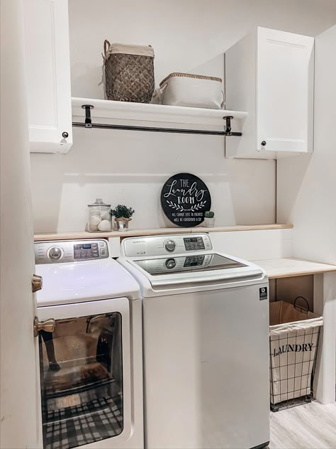 Laundy Room, Laundry Room Ideas Small Space, Small Laundry Room Makeover, Dream Laundry Room, Mudroom Laundry Room, Laundry Room Renovation, Farmhouse Laundry, Farmhouse Laundry Room, Laundry Room Remodel