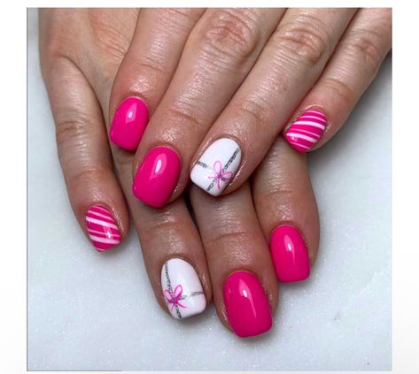 Hot Pink Christmas Nails, Red And Pink Nails Ideas, Holiday Nails Pink, Winter Charcuterie, Easy Christmas Nails, Christmas Nails Glitter, Pink Christmas Nails, Christmas Nails Ideas, Christmas Nails Diy