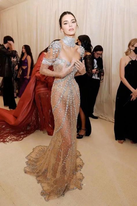 Kendall Jenner Long Nude Mermaid Prom Dresses Luxury Crystal Evening Dress See Through Black Girl Graduation Party Gown