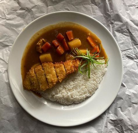 Rice Dinner Aesthetic, Curry Rice Aesthetic, Japanese Curry Aesthetic, Katsu Curry Aesthetic, Rice Bowl Aesthetic, Japanese Katsu Curry, Curry Katsu, Rice Aesthetic, Curry Aesthetic