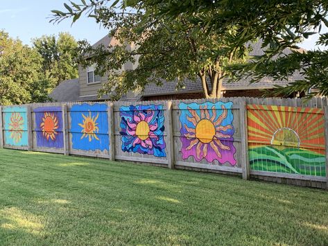 Wood Fence Decorations, Fence Painting Ideas, Fence Murals, Painted Fence, Fence Painting, Preschool Garden, Garden Fence Art, Backyard Seating Area, Garden Mural