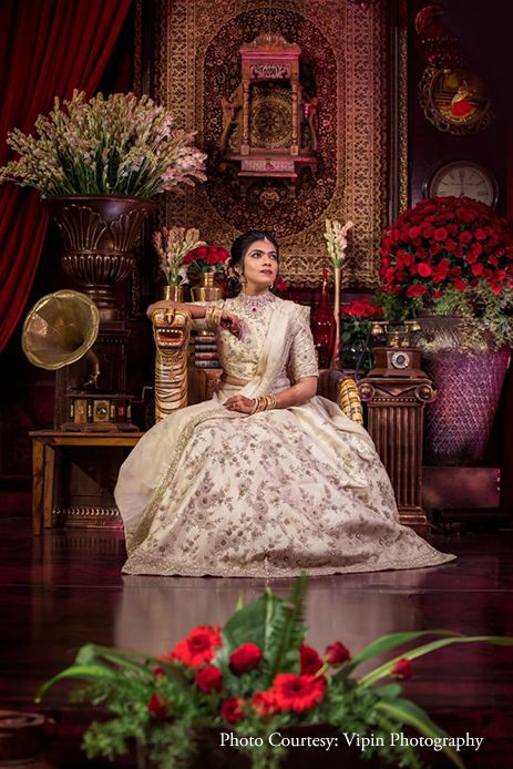 Indian Engagement Ceremony, South Indian Engagement, Engagement Looks, Ivory Lehenga, Indian Engagement, Sabyasachi Bride, Indian Wedding Photography Couples, Bride Pictures, Indian Wedding Photography Poses