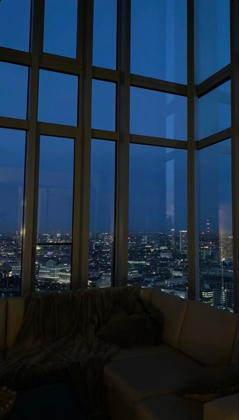 Nyc Apartment View, Nyc Apartment Aesthetic, Penthouse Aesthetic, Nyc View, City Bedroom, Penthouse View, City View Night, Nyc Penthouse, Night Window