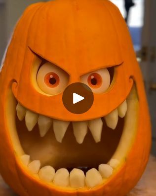 Goofy Pumpkin Faces, Samhain Ideas, Halloween Clay, Halloween Pumpkin Designs, Halloween Outdoor, Outdoor Decorating, Pumpkin Faces, Outdoor Halloween, Samhain