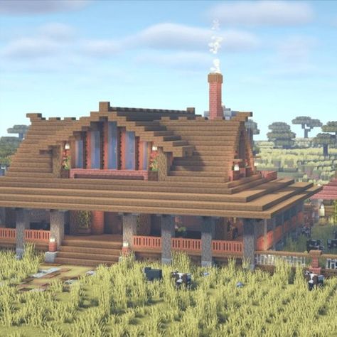 One of the most well-known ranch house ideas is this Country Style Ranch House. It displays a beautiful and large farmhouse in the countryside style that is completely furnished with a built-in animal pen and other farming-related conveniences. Ranch Style Minecraft House, Minecraft Country House Ideas, Country Minecraft House, Minecraft Cattle Ranch, Minecraft Pig Pen Design, Minecraft Horse Ranch Ideas, Minecraft Ranch House Ideas, Western House Minecraft, Ranch House Minecraft