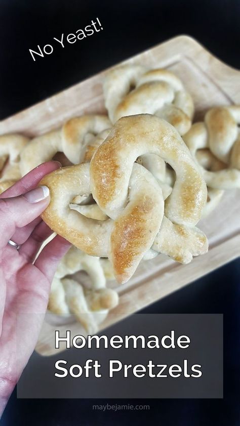 Pretzel Recipe Without Yeast, Garlic Knots No Yeast, Soft Pretzel Recipe Easy, Homemade Garlic Knots, Pretzel Recipe, Soft Pretzel Recipe, Homemade Pretzels, Homemade Soft Pretzels, Soft Pretzel