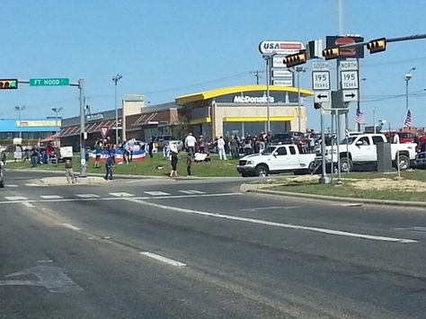 Killeen Texas, Fort Hood, Us Soldiers, Highway Signs, Soldier, Fort, Street View, Texas, Road