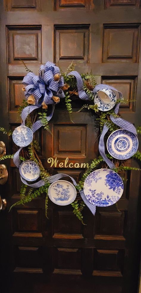 Blue Toile China Wreath Chinisorie Decor, Chinoiserie Wreath, Tea Cup Decor, Blue And Green Living Room, Chinoiserie Christmas, Chinoiserie Blue, Burlap Ribbon, Blue And White China, Living Room Green