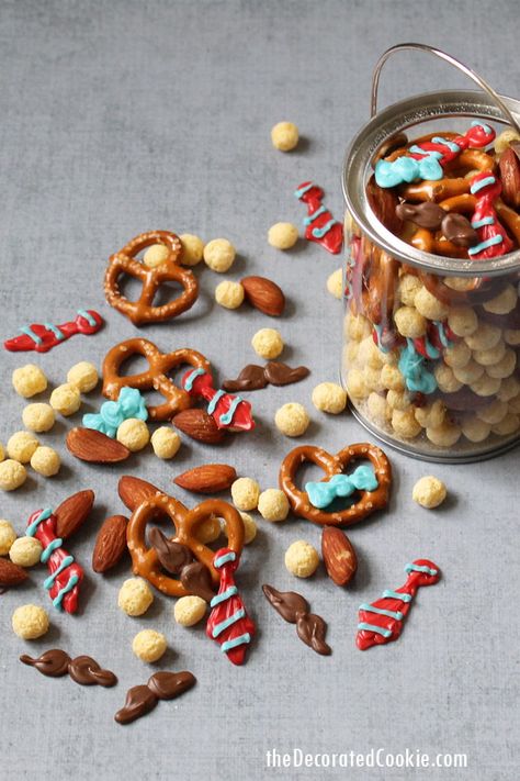 Father's Day snack mix combines mustaches and ties made with candy melts with any snack mix-ins Dad loves. Great, personalized handmade gift idea.  #FathersDayFoodIdeas #FathersDay #SnackMix Kids Snack Mix, Work Treats, Kix Cereal, Fathers Day Brunch, Father's Day Craft Ideas, Ideas For Father's Day, Father's Day Craft, Personalised Gifts Handmade, Diy Father's Day