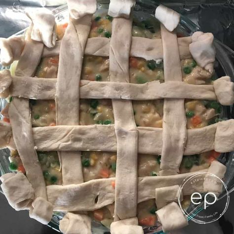 Crescent Roll Crust, Chicken Pot Pie Filling, Comfort Food Chicken, Pot Pie Filling, 30 Minute Meals Easy, Amazing Chicken, Chicken Veggies, Pre Cooked Chicken, Easy Chicken Pot Pie