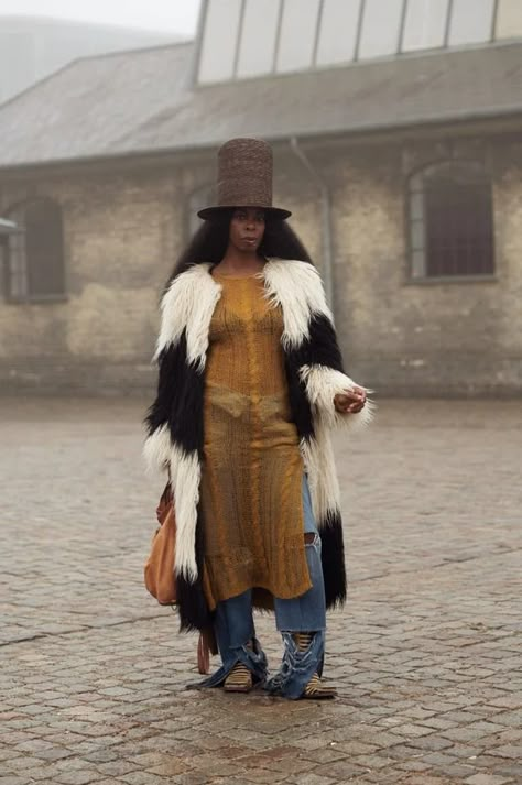 The Best Street Style At Copenhagen Fashion Week | Essence Early 2000s Fashion Trends, Relaxed Woman, Blue Fur Coat, Printed Linen Pants, Black Shearling Jacket, Style Essence, Pink Fur Coat, Black And White Coat, White Fur Coat