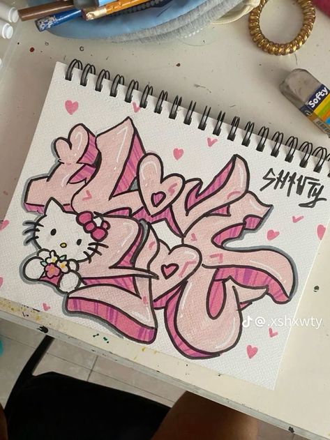 Doodle Art Journals Cute, Simple Hello Kitty Drawing, Art Ideas Graffiti, Hello Kitty Drawing Aesthetic, Easy Graffiti Drawing Ideas, Hello Kitty Sketchbook, Drawing Inspo Easy, Drawing Ideas Hello Kitty, Hello Kitty Doodles