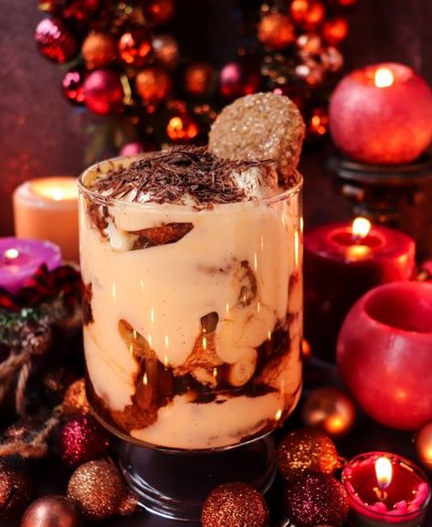 Tiramisu Christmas, Ginger Trifle, Gingerbread Tiramisu, Christmas Tiramisu, Punch Bowl Cake Recipe, Gingerbread Trifle, Tiramisu Trifle, Punch Bowl Cake, Christmas Trifle