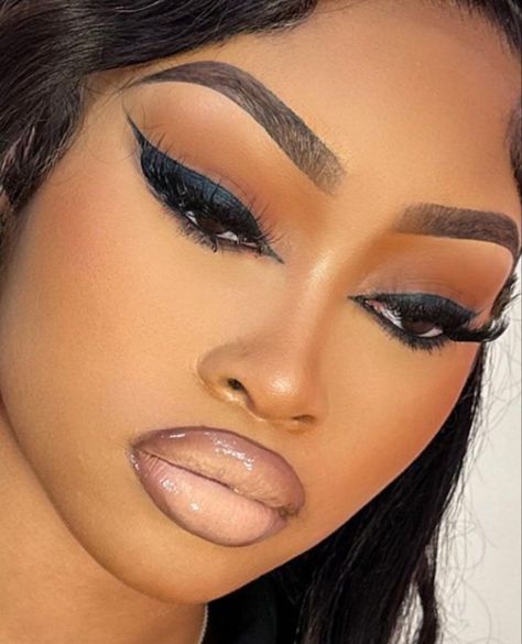 soft black girl baddie beat Wing Eye Makeup, Eye Makeup Black Women, Eye Makeup Black, Grad Makeup, Natural Beat, Makeup 2024, Flawless Face Makeup, Makeup Favorites, Makeup Black Women