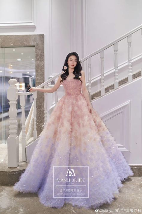 Korean Style Gown, Korean Gown Prom, Korean Gowns Dresses, Korean Gown, Nicole Felicia, Baju Kahwin, Award Show Dresses, Gowns Dresses Elegant, Prom Girl Dresses