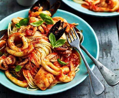 A classic, easy seafood pasta made using a mix of fresh seafood tossed through a simple, tasty tomato sauce and spaghetti. Spaghetti Seafood, Seafood Marinara, Rissoles Recipe, Seafood Pasta Dishes, Marinara Recipe, Seafood Pasta Recipes, Herb Salad, Seafood Platter, Steamed Fish