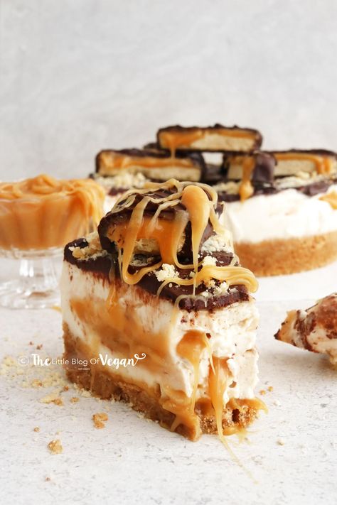 No-Bake Twix Cheesecake Twix Pie, Twix Cheesecake Recipe, Homemade Twix Bars Recipe, Easy Caramel Slice, My Sweet Nemesis, Cheesecakes No Bake, Twix Cheesecake, Vegan Recipes Sweet, Twix Cake