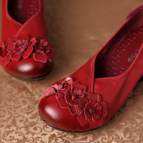 Flats Shoes Comfortable, New Flat, Soft Shoes, White Pumps, Leather Flowers, Handmade Flower, Comfortable Flats, Tory Burch Flats, Mid Heel