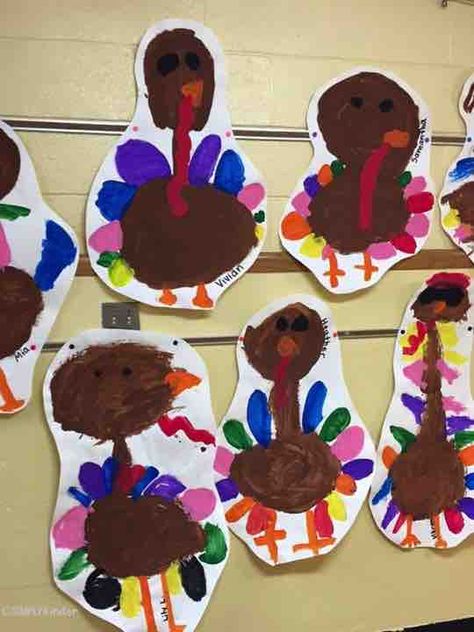 Directed Drawing Turkeys - A great activity to do during your turkey lessons for kindergarten, preschool, and first grade students. Turkey Kindergarten, Lessons For Kindergarten, Thanksgiving Lessons, Thanksgiving Kindergarten, Thanksgiving School, Kindergarten Projects, Thanksgiving Classroom, Thanksgiving Placemats, Preschool Art Projects